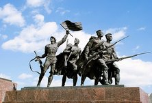 Автобусная тематическая экскурсия с посещением мемориальных объектов «Высоты подвига Ленинграда» 10+