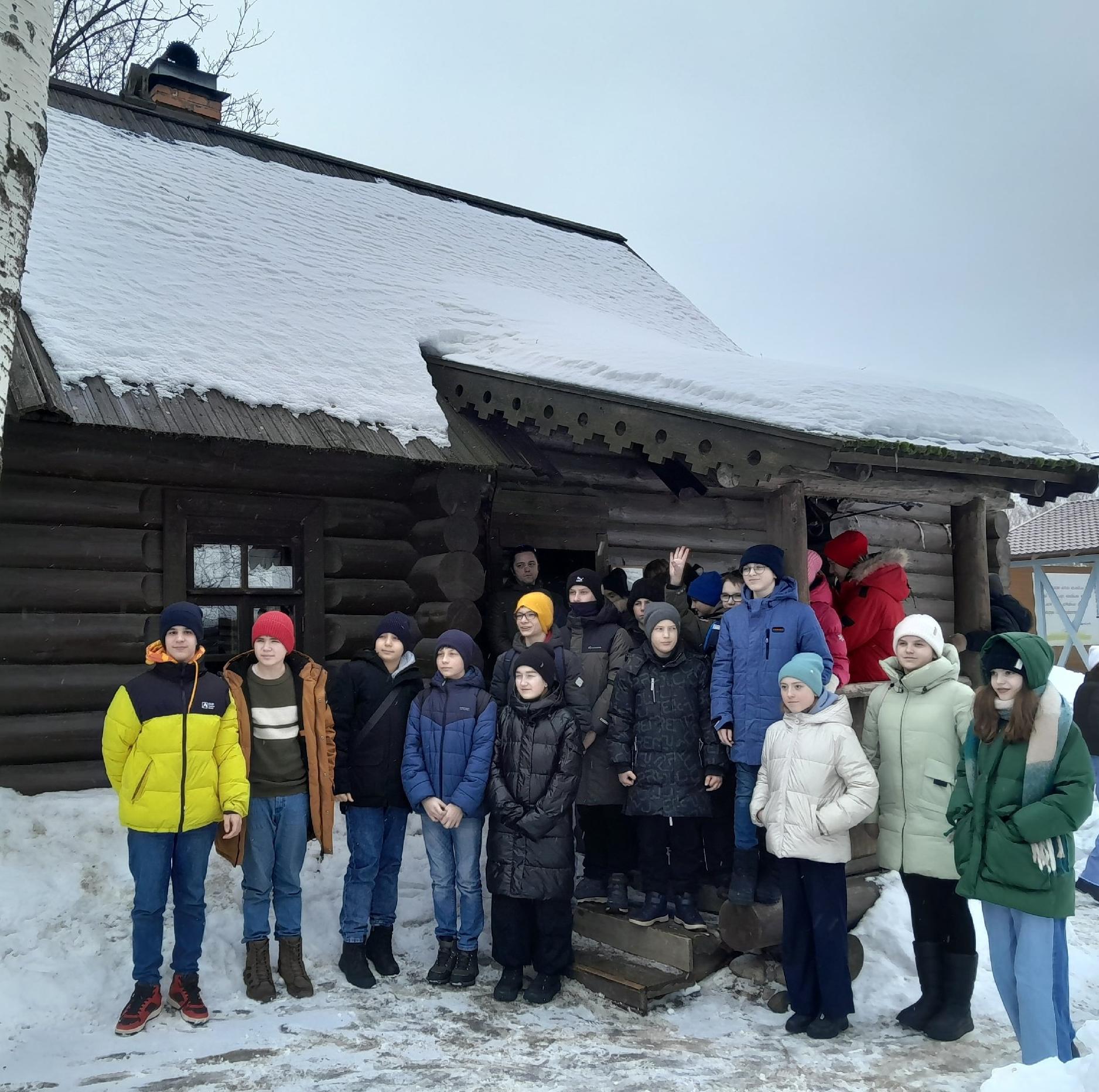 Автобусная экскурсия «Гатчинское Лукоморье» (Суйда и Кобрино), 7+