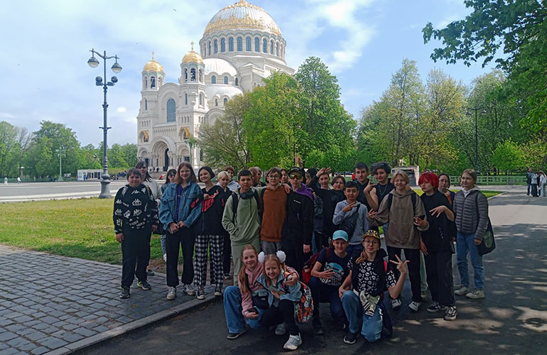 Автобусная экскурсия «Непобедимый Кронштадт – подвиг во имя победы», 10+