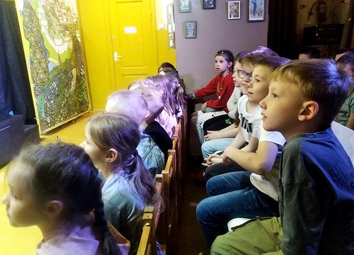Автобусная экскурсия в Пушкин «Путешествие в сказку с котом Ученым», 7+