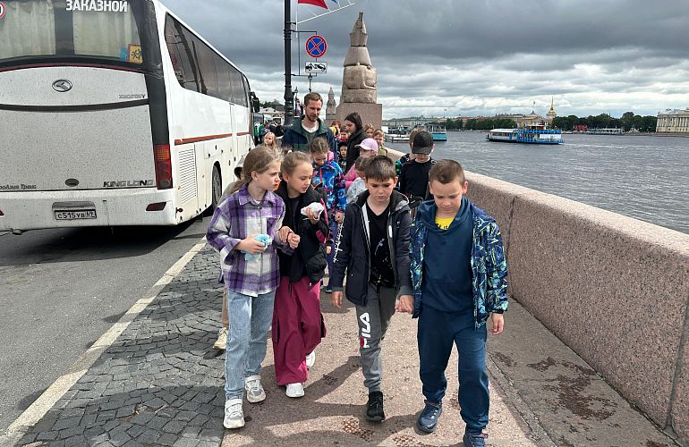Автобусная обзорная экскурсия «Петербург в загадках», 7+