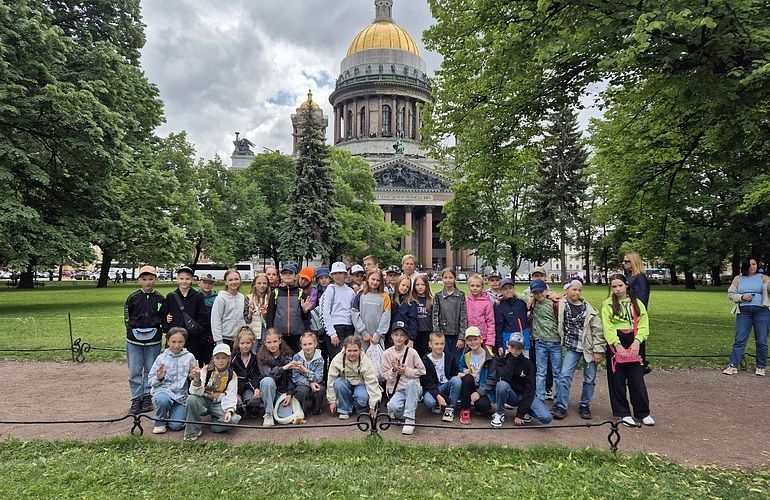 Автобусная обзорная экскурсия «Петербург в загадках», 7+