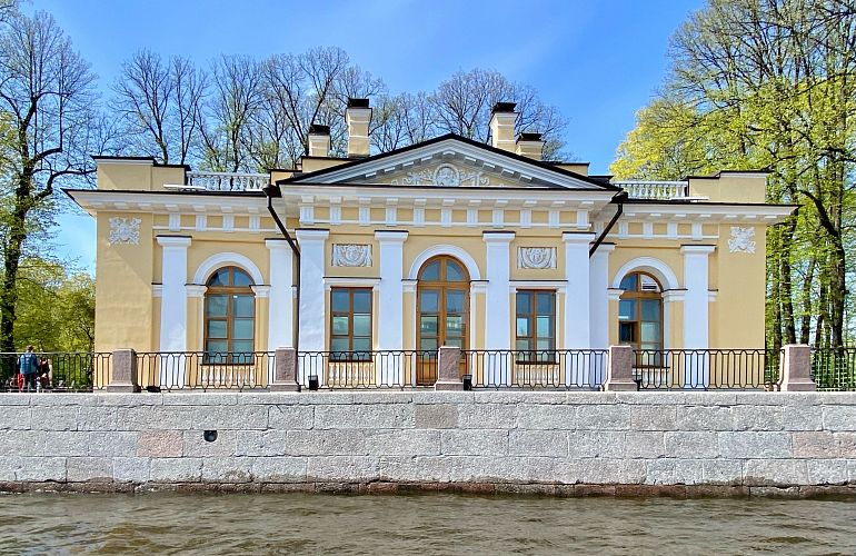 Автобусная обзорная экскурсия «Прекрасен город мой любимый», с прогулкой по рекам и каналам, 10+