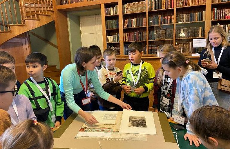 Автобусная экскурсия-квест «Приключения в Книжляндии с Котом Ученым», 7+