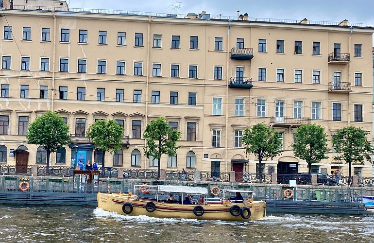 Автобусная обзорная экскурсия «Прекрасен город мой любимый», с прогулкой по рекам и каналам, 10+