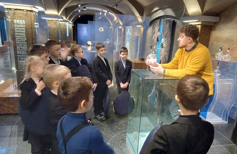Автобусная экскурсия в Музей воды «Путешествие по Вселенной Воды», 7+