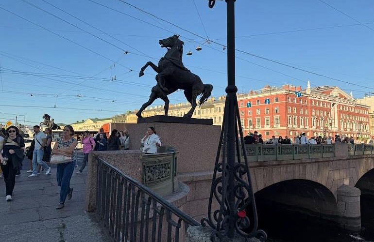 Авторская автобусная экскурсия «Блеск петербургских балов» с посещением дворца Белосельских-Белозерских, 10+